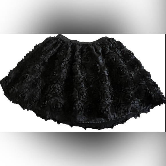 THE CHILDREN’S PLACE Black Full Skirt With Rosettes Roses Girls Size 7-8 Medium - Picture 1 of 6